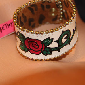 BETSEY JOHNSON vintage LEATHER BRACELET PAINTED red white ROSE tribal tattoo B21